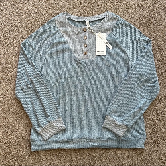 New - Women’s Blue/grey Long Sleeve light weight sweater - Picture 1 of 3